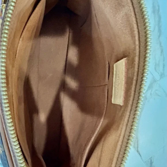 Louis Vuitton Brown and Tan Monogram Shoulder Bag - Picture 7 of 10